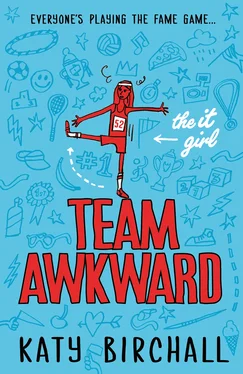 Katy Birchall The It Girl: Team Awkward обложка книги