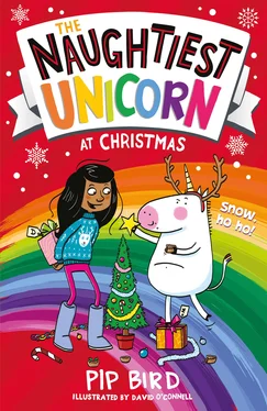 Pip Bird The Naughtiest Unicorn at Christmas обложка книги