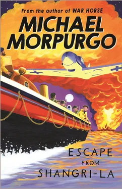 Michael Morpurgo Escape from Shangri-La обложка книги