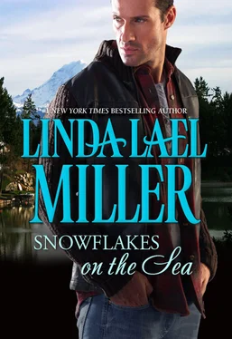 Linda Lael Snowflakes on the Sea обложка книги