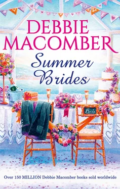 Debbie Macomber Summer Brides обложка книги