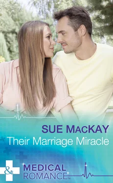Sue MacKay Their Marriage Miracle обложка книги