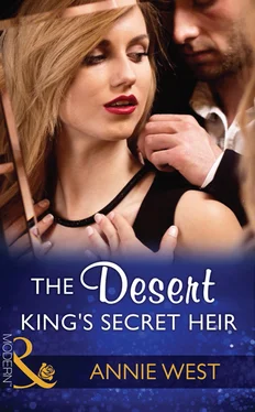 Annie West The Desert King's Secret Heir обложка книги