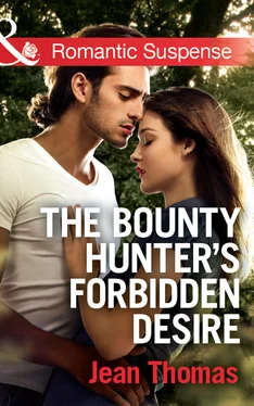 Jean Thomas The Bounty Hunter's Forbidden Desire обложка книги