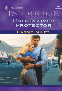 Cassie Miles Undercover Protector обложка книги