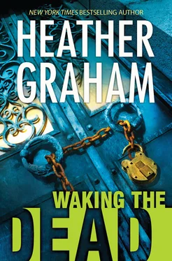 Heather Graham Waking the Dead обложка книги
