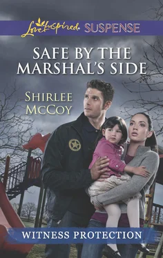 Shirlee McCoy Safe by the Marshal's Side обложка книги
