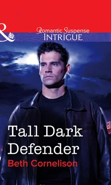 Beth Cornelison Tall Dark Defender обложка книги