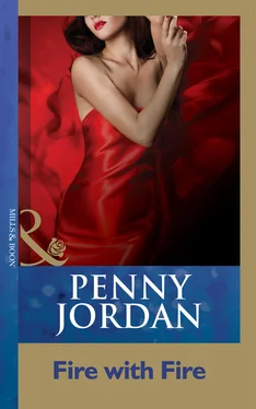 Penny Jordan Fire With Fire обложка книги