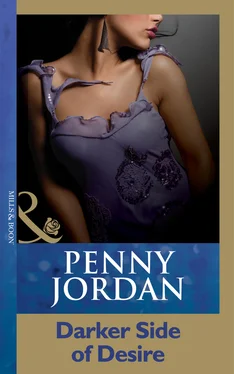 Penny Jordan Darker Side Of Desire обложка книги