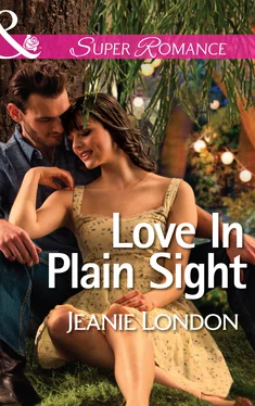 Jeanie London Love In Plain Sight обложка книги