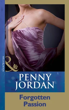 Penny Jordan Forgotten Passion обложка книги