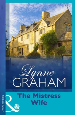 Lynne Graham The Mistress Wife обложка книги