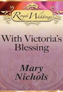 Mary Nichols With Victoria’s Blessing обложка книги