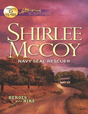 Shirlee McCoy Navy SEAL Rescuer обложка книги