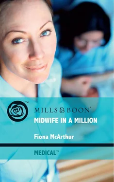 Fiona McArthur Midwife in a Million обложка книги