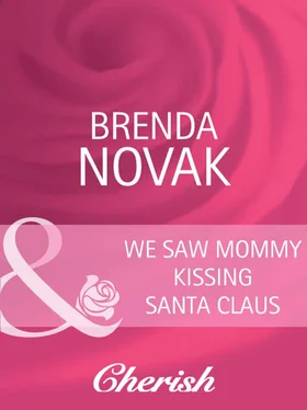 Brenda Novak We Saw Mommy Kissing Santa Claus обложка книги