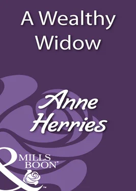 Anne Herries A Wealthy Widow обложка книги
