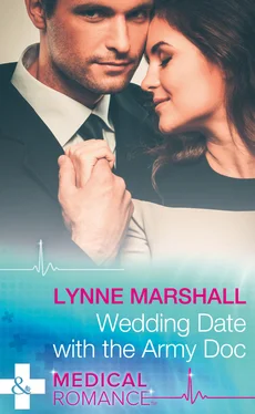 Lynne Marshall Wedding Date With The Army Doc обложка книги