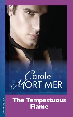 Carole Mortimer The Tempestuous Flame обложка книги