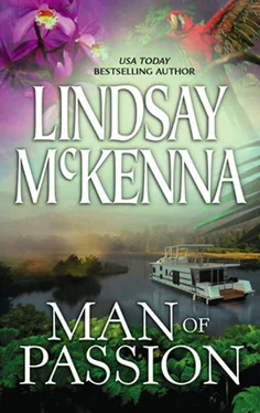 Lindsay McKenna Man of Passion обложка книги
