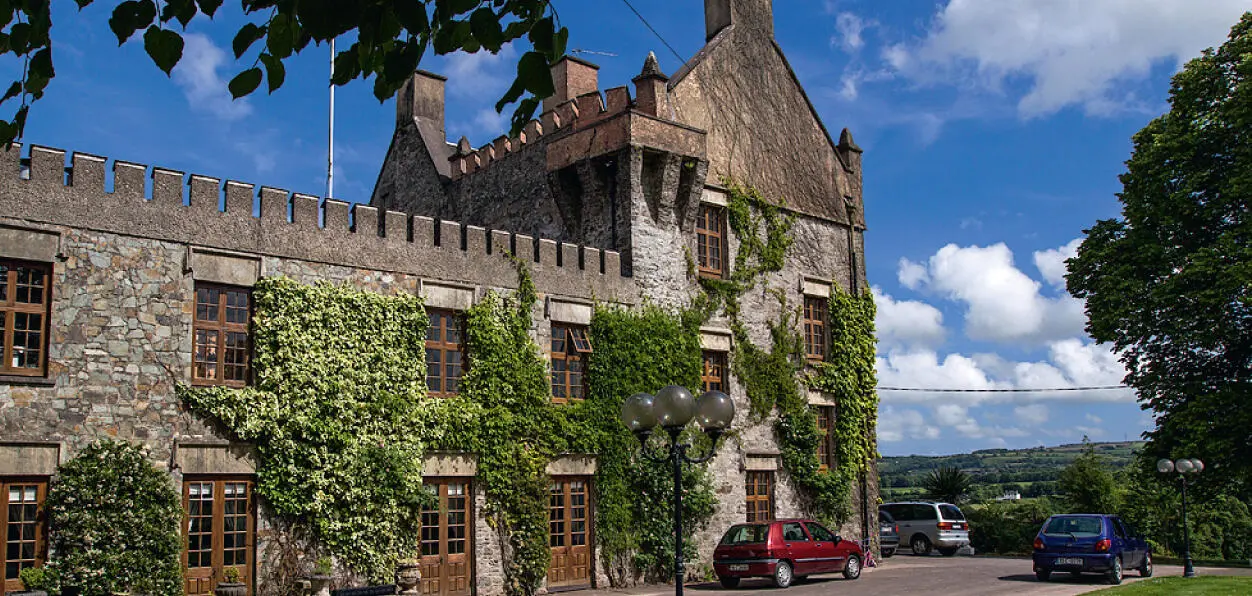 Ballea Castle CARRIGALINE COUNTY CORK Situated on a cliff overlooking the - фото 14