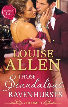 Louise Allen Those Scandalous Ravenhursts обложка книги