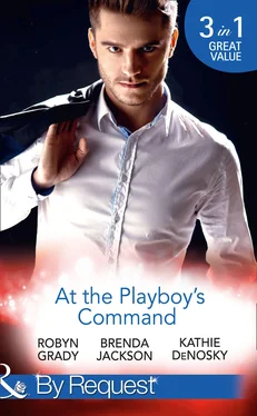 Robyn Grady At The Playboy's Command обложка книги
