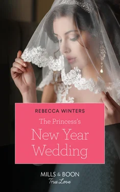 Rebecca Winters The Princess's New Year Wedding обложка книги