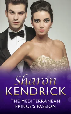 Sharon Kendrick The Mediterranean Prince's Passion обложка книги
