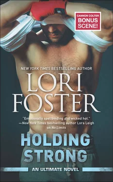 Lori Foster Holding Strong обложка книги