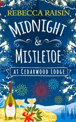 Rebecca Raisin - Midnight and Mistletoe at Cedarwood Lodge