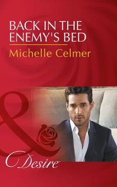 Michelle Celmer Back In The Enemy's Bed обложка книги