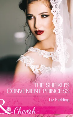 Liz Fielding The Sheikh's Convenient Princess обложка книги