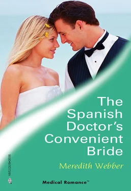 Meredith Webber The Spanish Doctor's Convenient Bride обложка книги