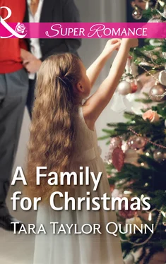 Tara Taylor Quinn A Family For Christmas обложка книги
