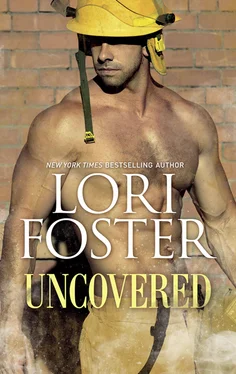 Lori Foster Uncovered обложка книги