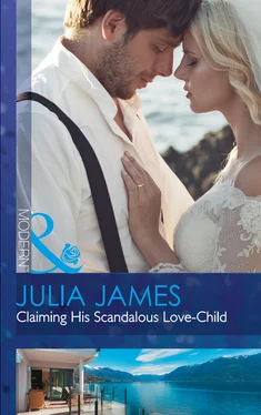 Julia James Claiming His Scandalous Love-Child обложка книги