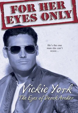 Vickie York The Eyes Of Derek Archer обложка книги