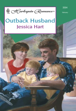 Jessica Hart Outback Husband обложка книги