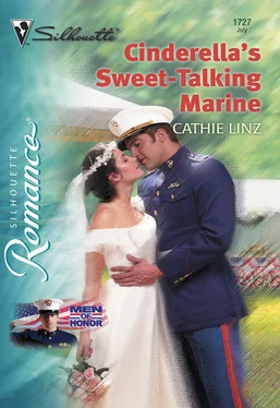 Cathie Linz Cinderella's Sweet-Talking Marine обложка книги