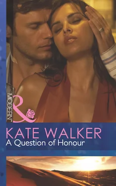 Kate Walker A Question of Honour обложка книги