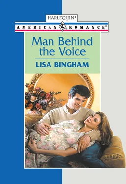 Lisa Bingham Man Behind The Voice обложка книги