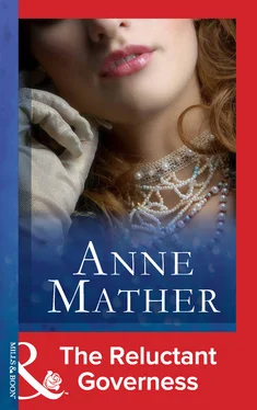 Anne Mather The Reluctant Governess обложка книги