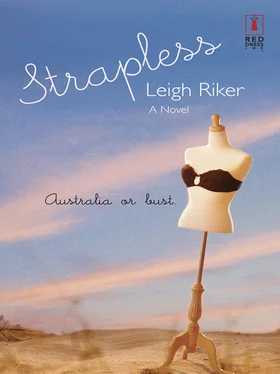 Leigh Riker Strapless обложка книги