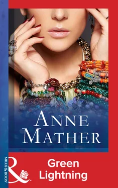 Anne Mather Green Lightning обложка книги
