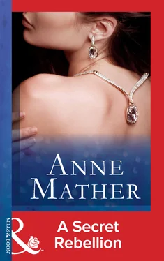 Anne Mather A Secret Rebellion обложка книги
