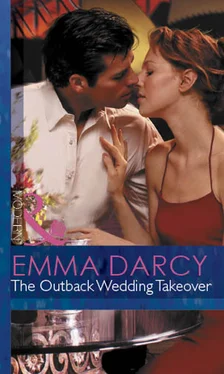 Emma Darcy The Outback Wedding Takeover обложка книги