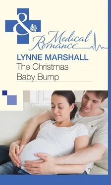 Lynne Marshall The Christmas Baby Bump обложка книги