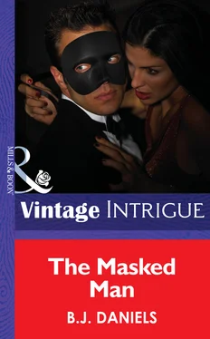 B.J. Daniels The Masked Man обложка книги